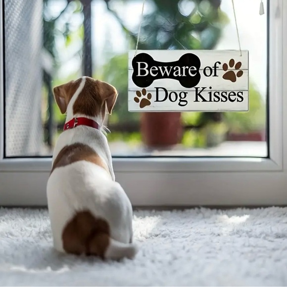 🐶 NEW 1pc Rustic Wooden "Beware Of Dog Kisses" Sign 🐾 - Picture 1 of 3